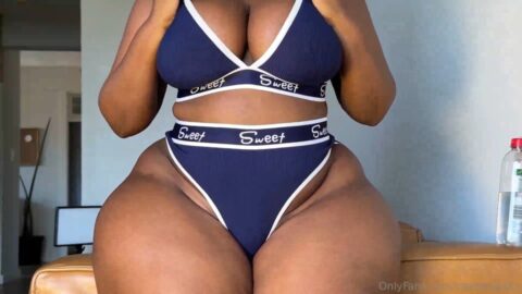 BBW Shows Off Her Hot Body