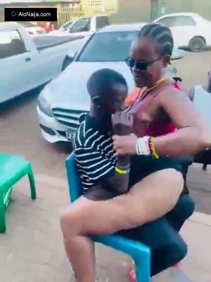 Zodwa Wabantu Forcing Man to Grab Her Ass in Public