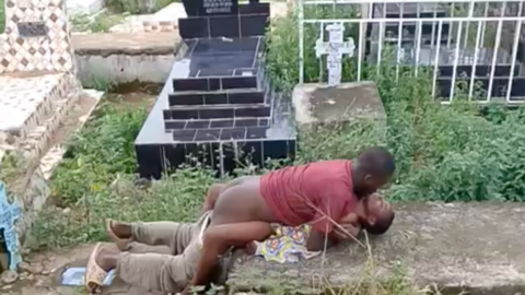 Fearless Couple Fucking At A Graveyard