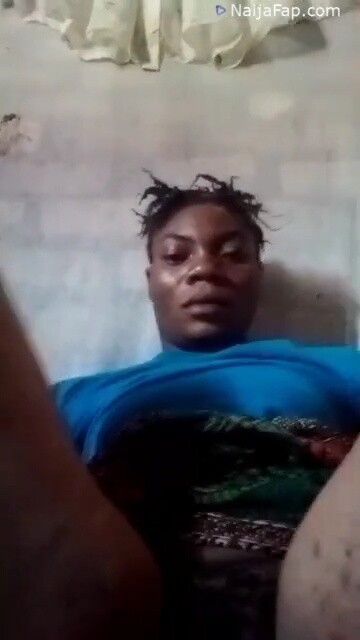 Congo Lady Masturbating