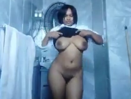 Noella Goes Naked To Thank Her Followers