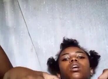 2K Babe Spreading Her Pussy Wide