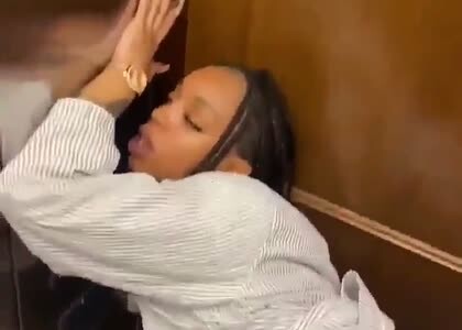 Kenya Girl Fucked Inside Elevator