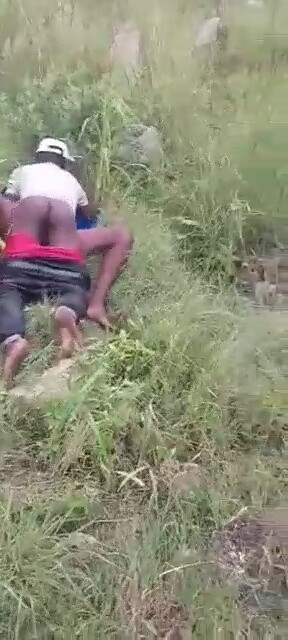 Fucking Horny Babe inside Bush